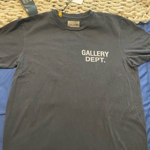 Small tee neck brand new